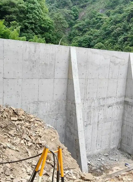 石家庄平山县重力式挡土墙
